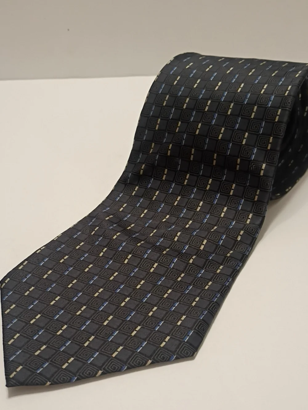 Alfani Men's Navy and Black Geometric Silk Tie 56